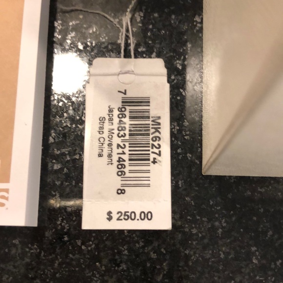 Michael Kors Gold Watch - Picture 2 of 4